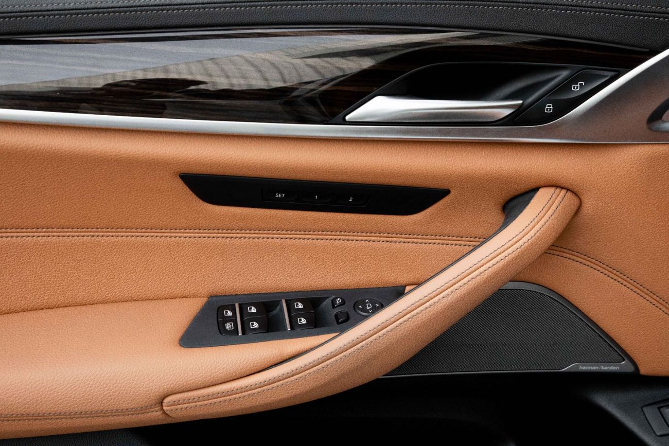 بي أم دبليو 530i 530i M-Kit | 2,742 P.M | 0% Downpayment | Fantastic Condition!