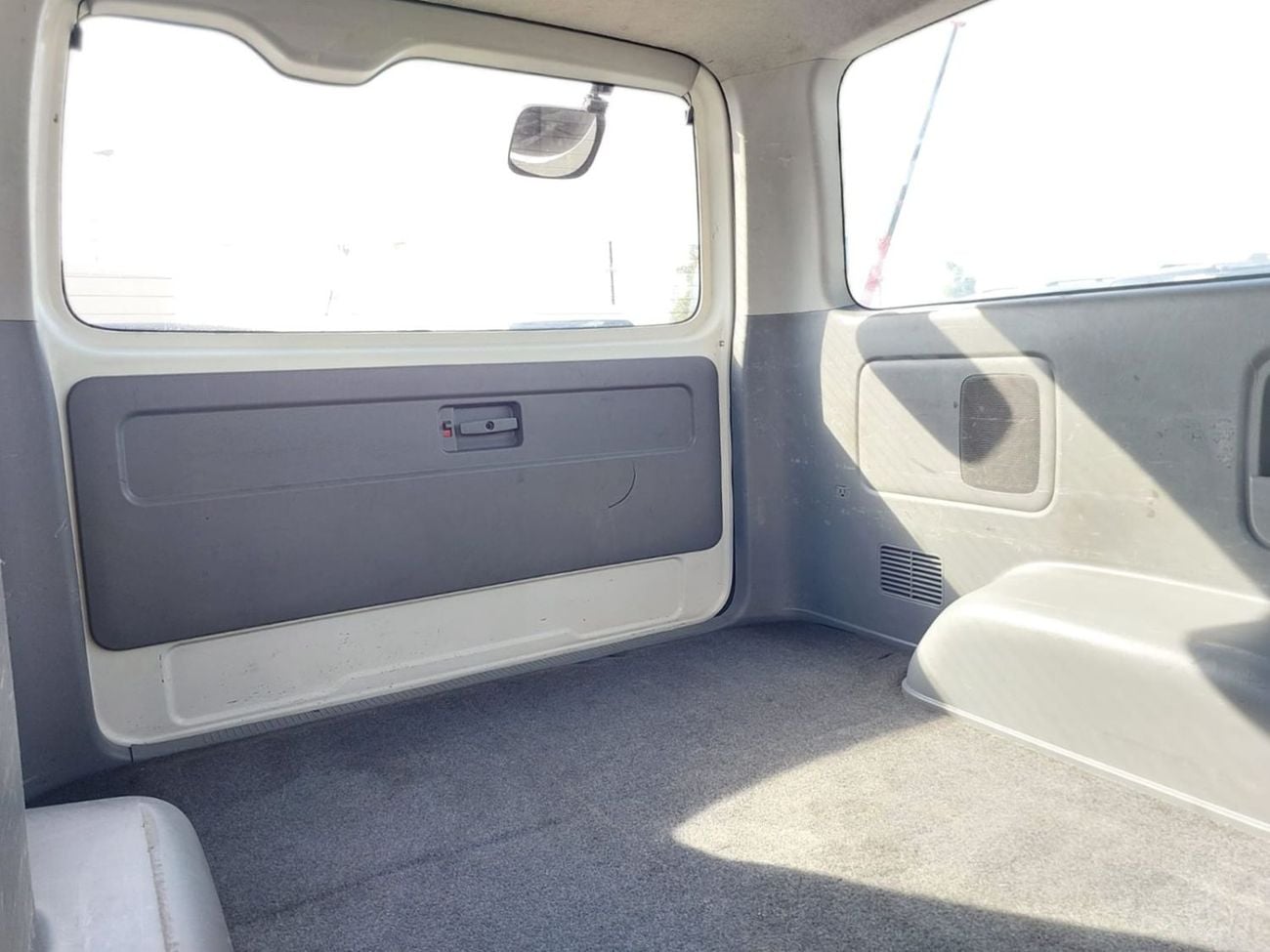 تويوتا هاياس TOYOTA HIACE VAN RHD 2007 MODEL 2.0 L PETROL AUTOMATIC(PM52918)
