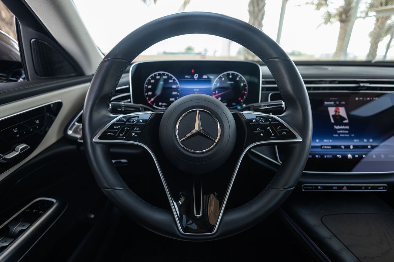 Mercedes-Benz E200 2.0L