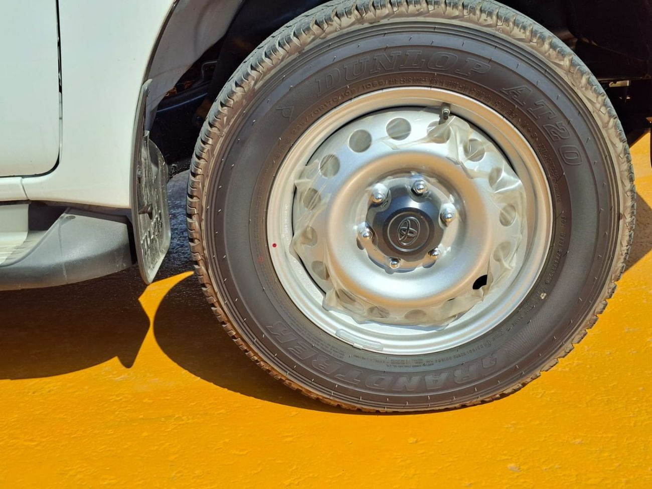 تويوتا هيلوكس Toyota Hilux DLX 2.7L AT PETROL 4X4 DOUBLE CABIN