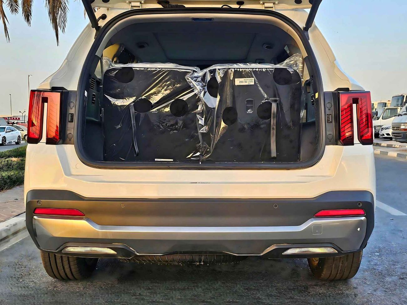 Kia Sorento 2.5 Petrol, Driver Power Seat, Panoramic Roof, 4WD, Full Option (CODE# 68052)