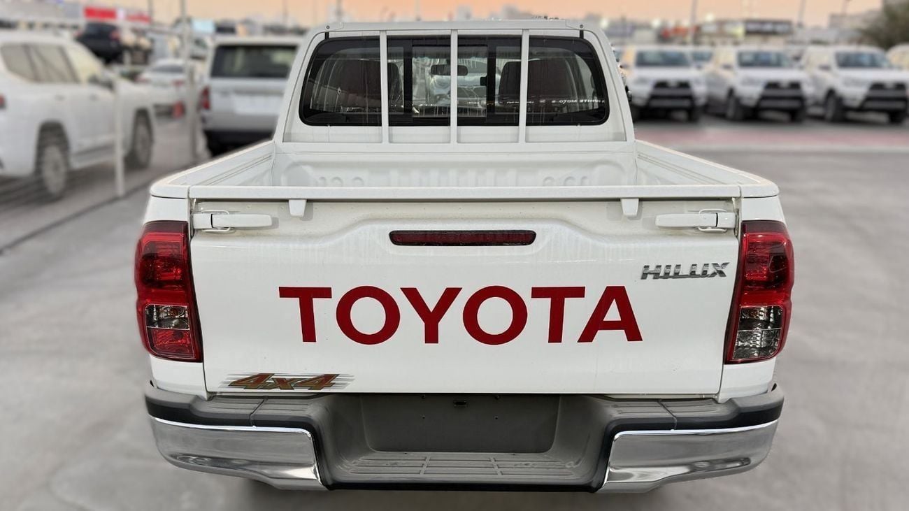 Toyota Hilux DLX 2.4L Diesel Automatic Double Cab 4x4 2026YM