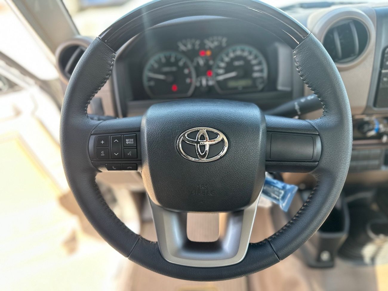 Toyota Land Cruiser Pick Up Std 4.0L Single Cab Utility 4WD