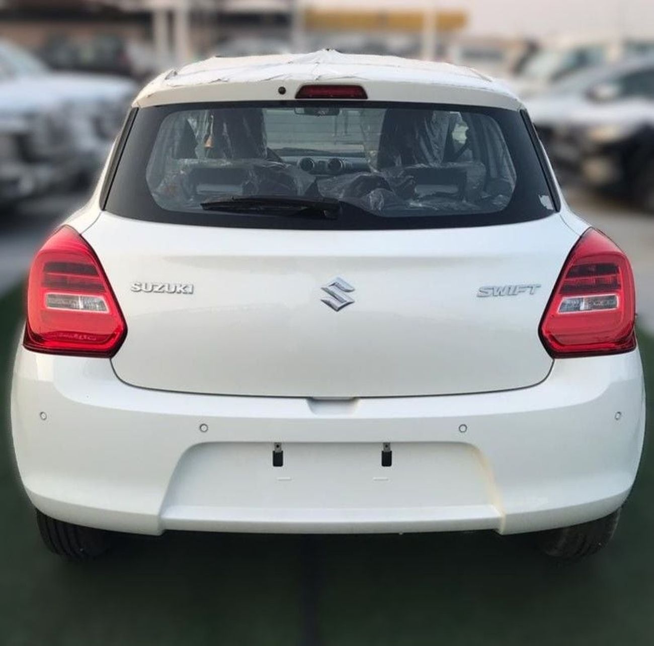 Suzuki Swift Suzuki Swift 1.2 engine white color interior black