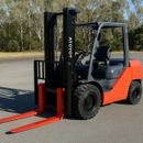 Toyota Fork lift TOYOTA 5 TON 3 STAGE DIESEL FORKLIFT TRUCK MODEL 8FD50N. (Export Only)