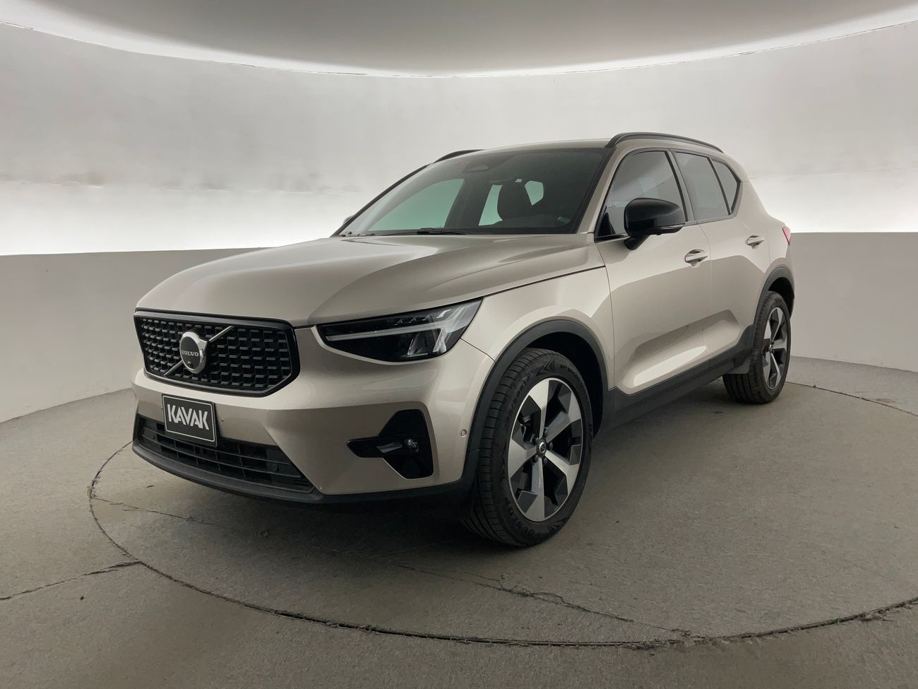 Volvo XC40 B4 Ultimate | National Day Celebration | Guaranteed Warranty | 0 Down Payment