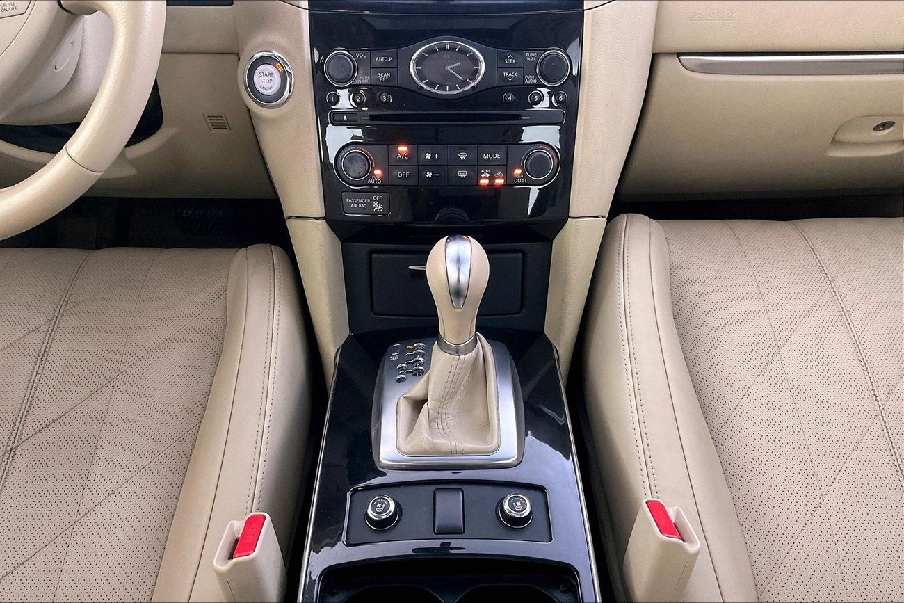 Infiniti QX70 Luxury / Luxe Sensory | Guaranteed Warranty | 0 Down Payment