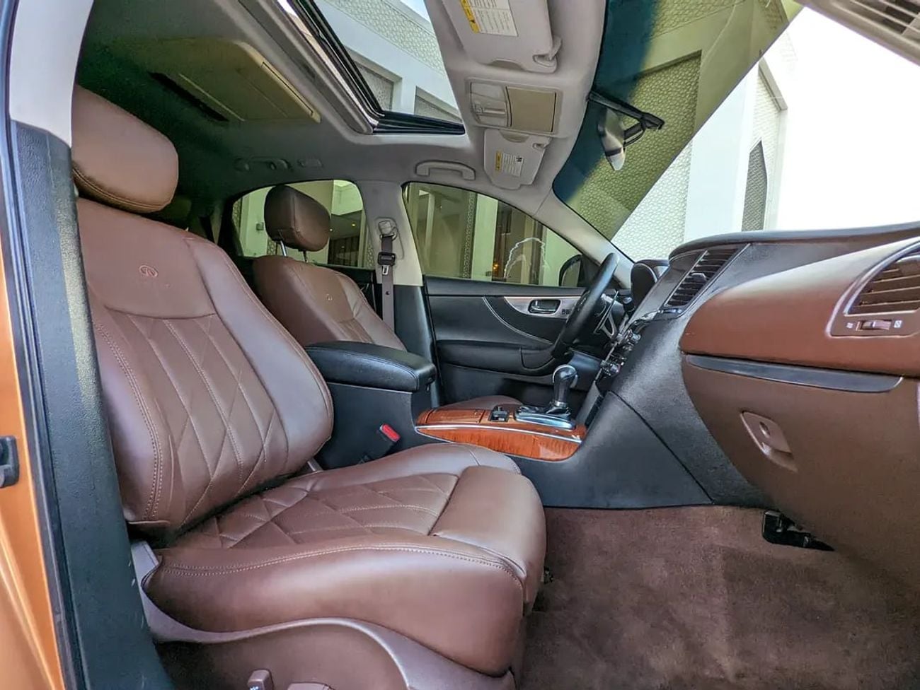 إنفينيتي FX50 Sport GCC Specs Very Clean Agency Mint Condition V8 Premium Luxury SUV