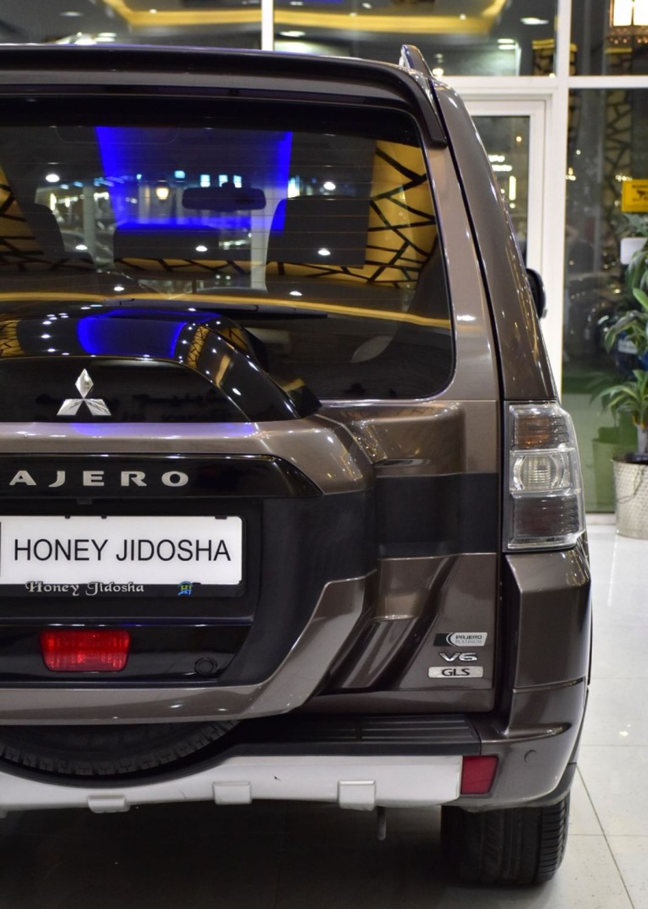 ميتسوبيشي باجيرو EXCELLENT DEAL for our Mitsubishi Pajero GLS ( 2016 Model ) in Brown Color GCC Specs