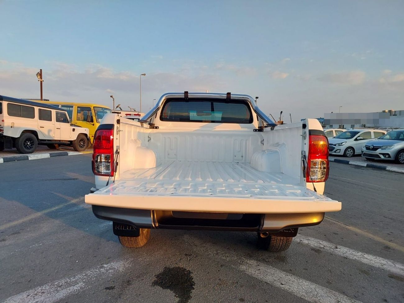 تويوتا هيلوكس TOYOTA HILUX PICKUP RHD 2022 MODEL 2.8 L DIESEL AUTOMATIC(PM73616)