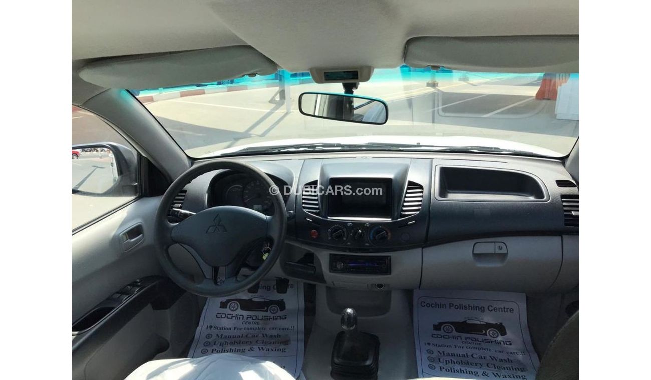 Mitsubishi L200 Mitsubishi  L200 2013 model 4x4 for sale