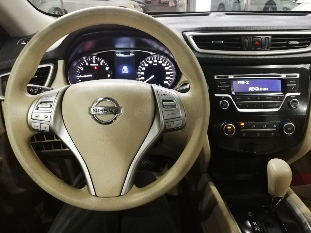 Used Nissan XTrail 2015 for sale in Abu Dhabi 169693