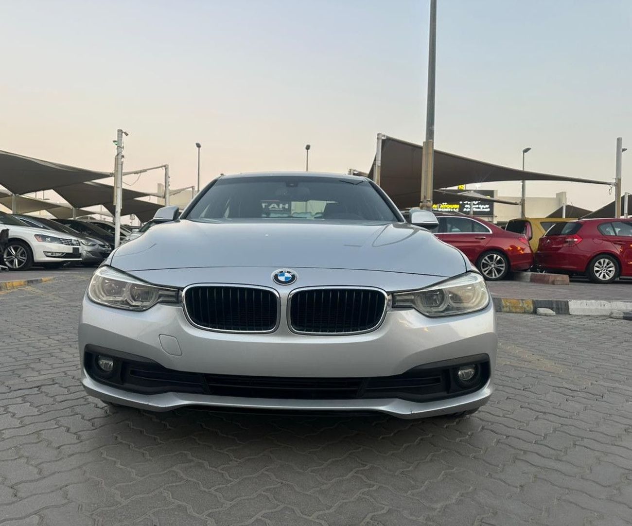 BMW 320i Exclusive 2.0L