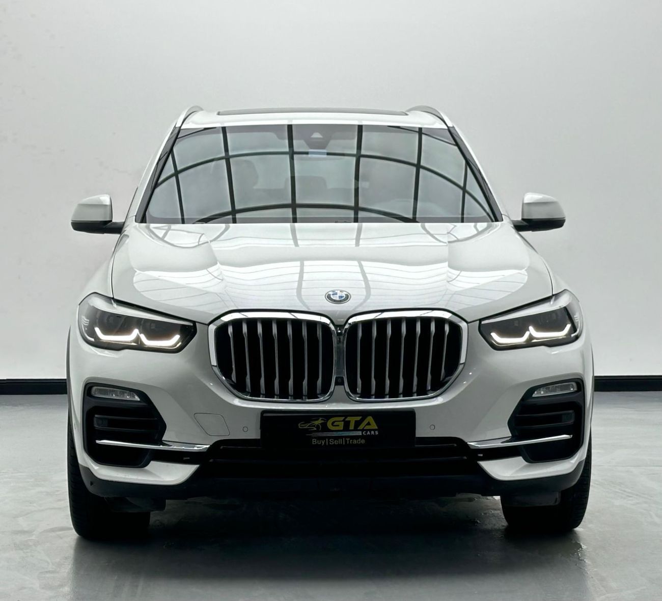 BMW X5 40i xDrive 3.0L 2019 BMW X5 xDrive 40i, Service History, 1 year warranty, 2026 Service Contract, GCC