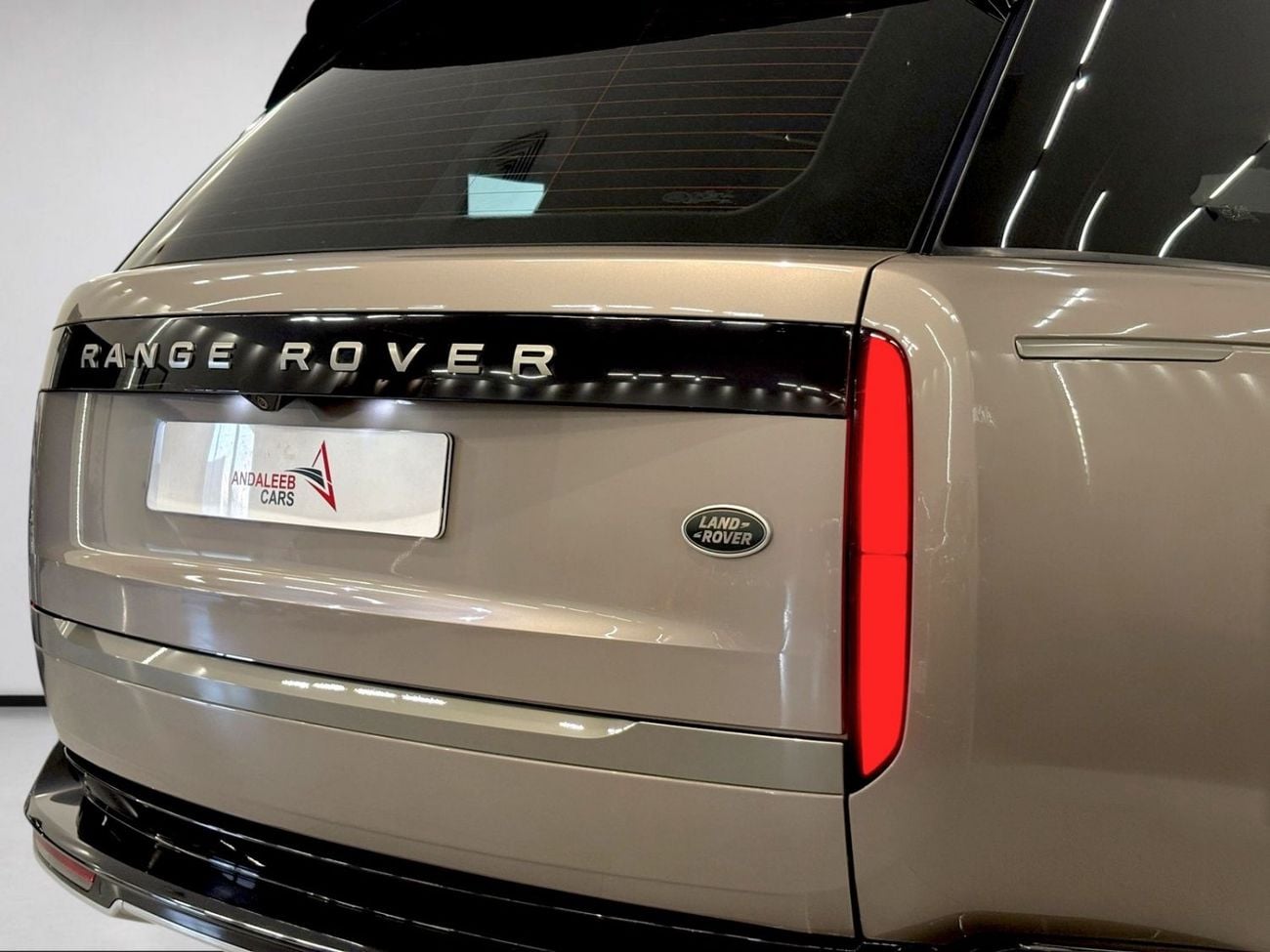 Land Rover Range Rover HSE P530 RANGE ROVER HSE P530 | AGENCY WARRANTY & FULL SERVICE HISTORY | 2023 | GCC SPECS