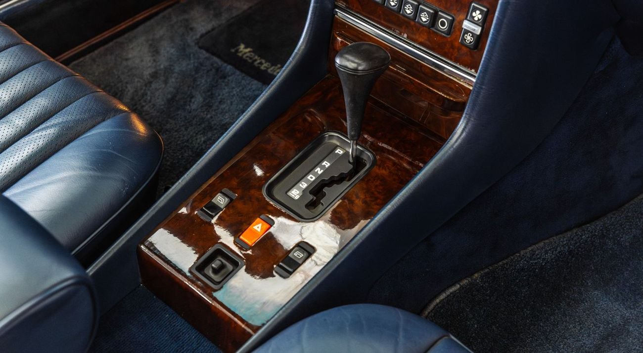 مرسيدس بنز SL 560