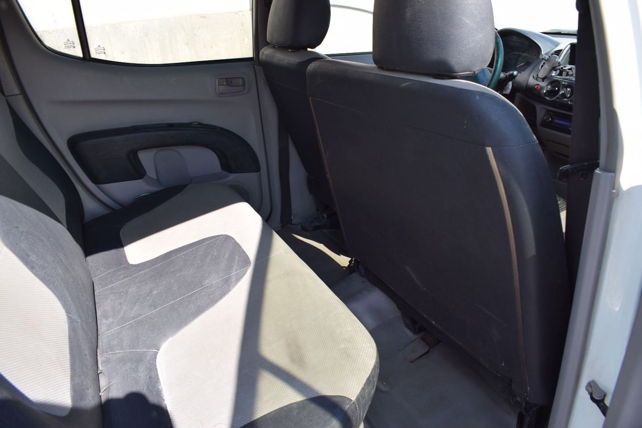 Mitsubishi L200 Mitsubishi L200 Std 2.4L Double Cab Utility, model:2012