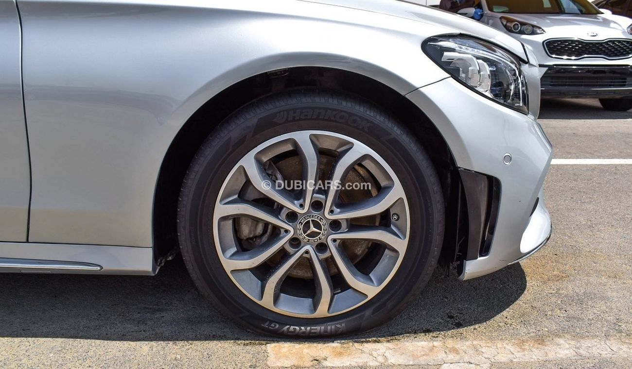 مرسيدس بنز C 300 4 Matic