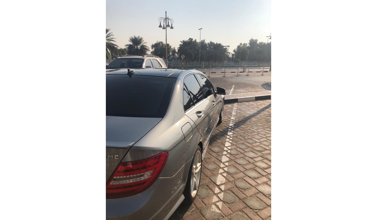 Mercedes-Benz C200 Very clean well maintained negotiable for serious buyer