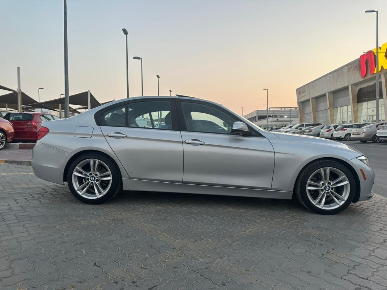 BMW 320i Exclusive 2.0L