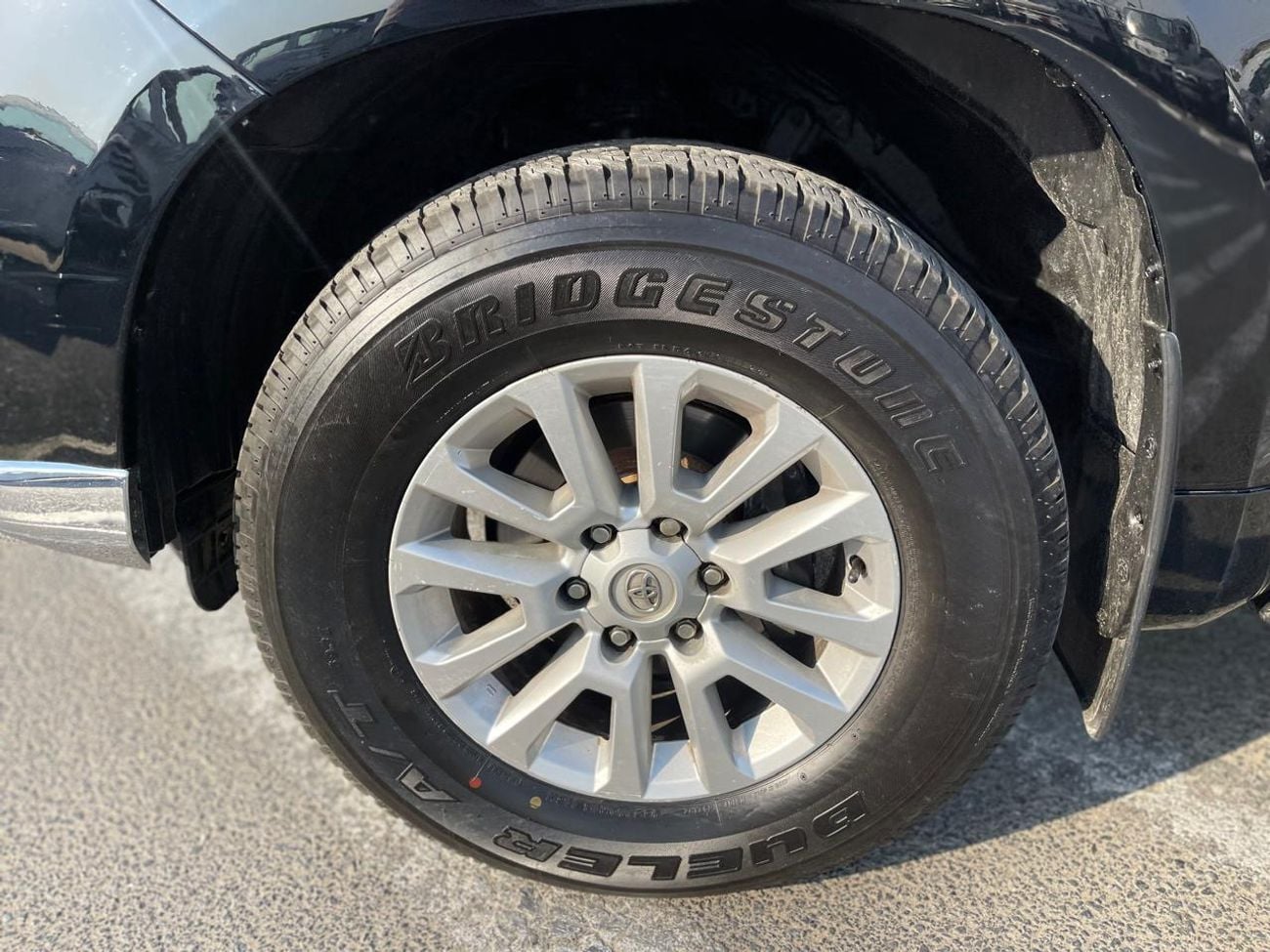 Toyota Prado Agency Maintained Zero Accidents Guarantee VXR LHD 2TR 2.7L V4 Petrol engine Automatic Gear 4WD 7 Se