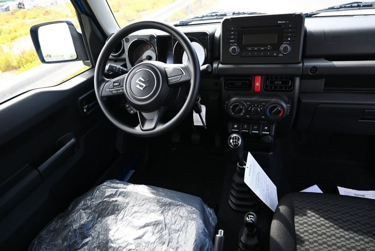 سوزوكي جيمني سوزوكي جيمني موديل 2024 بنزين 1.5 لتر ناقل الحركة يدوي أزرق من الخارج أسود من الداخل