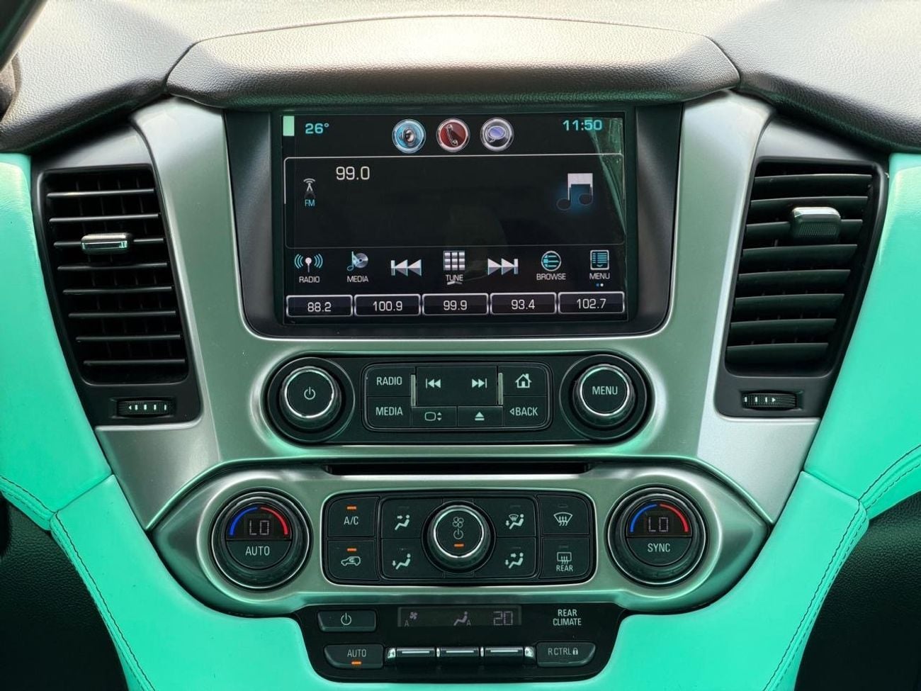 شيفروليه تاهو LS 5.3L 4WD (8 Seater)