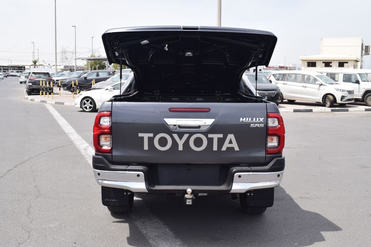 تويوتا هيلوكس SR5 2.8L Diesel A/T 4x4