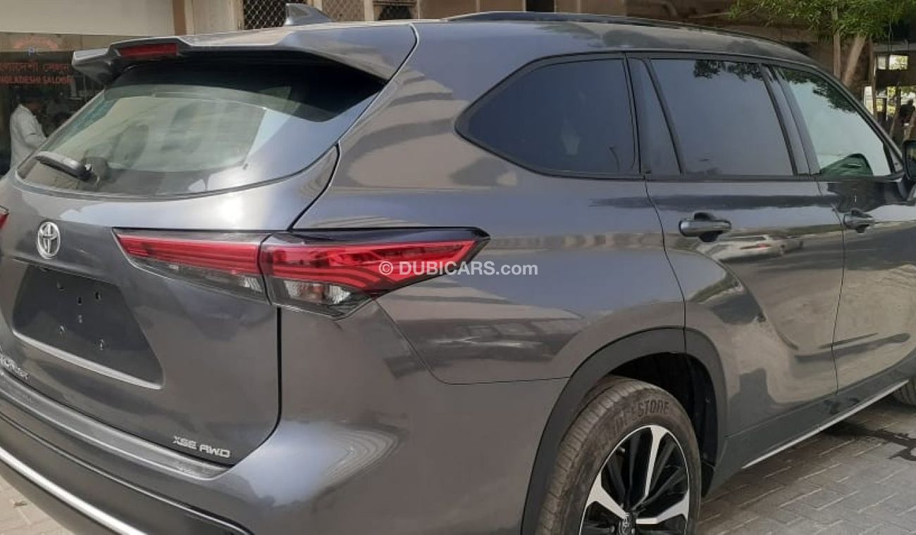 Toyota Highlander 2021 Toyota Highlander XSE 4WD 3.5L V6 7-Seater /