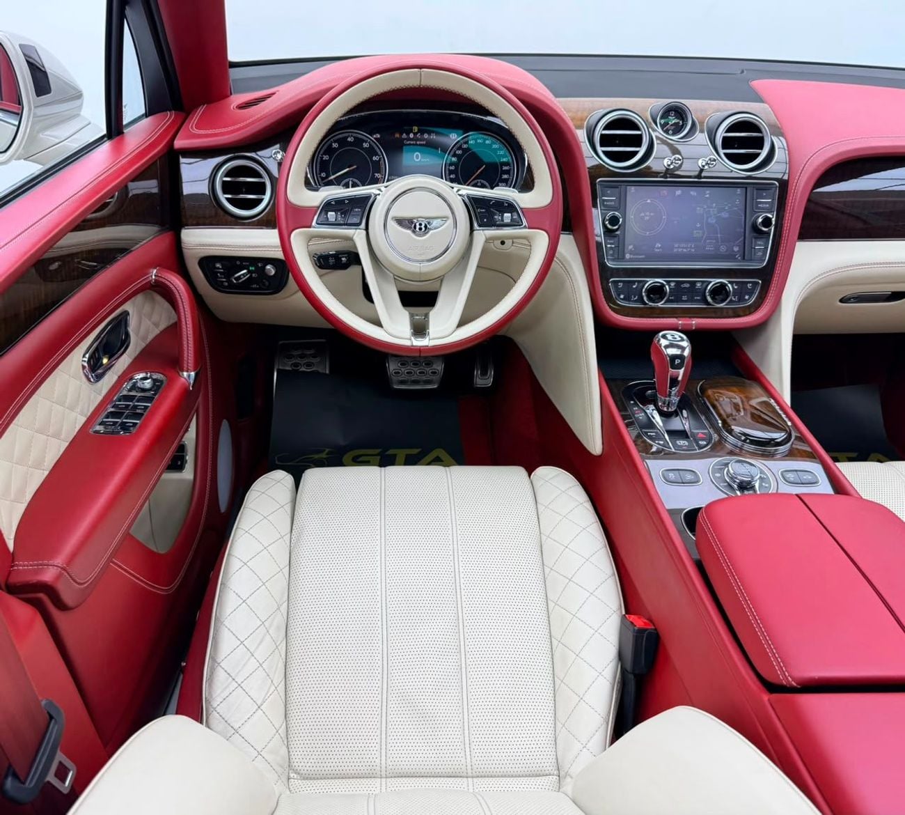 بنتلي بينتايجا FIRST EDITION 2017 Bentley Bentayga, Full Bentley Service History, Fully Loaded, Excellent Condition, GCC