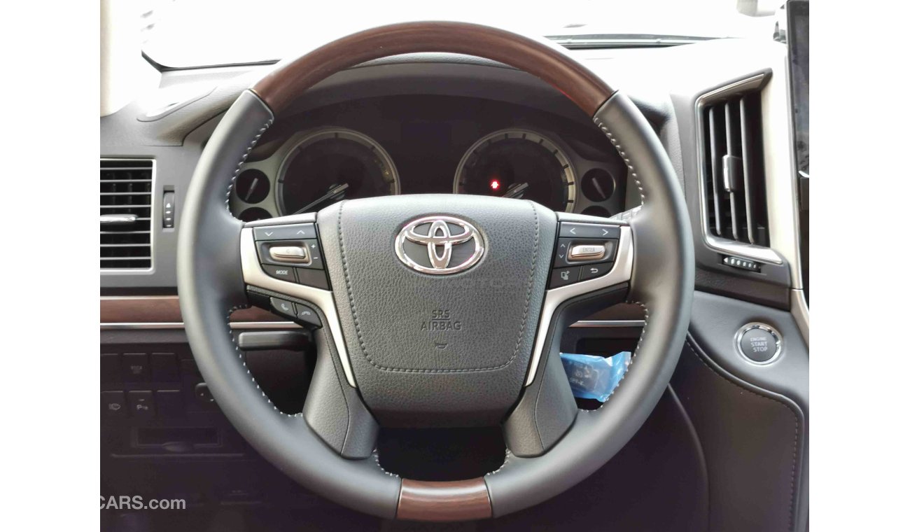 Toyota Land Cruiser 4.5L V8 DIESEL, 20" RIMS, TELESCOPIC STEERING, NAVIGATION, USB (CODE # VX01)