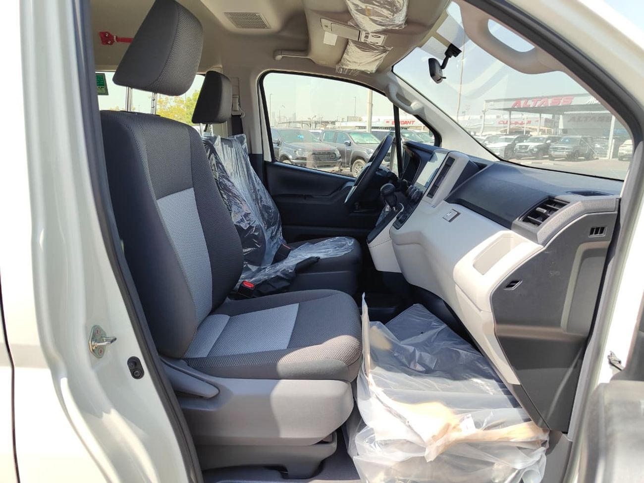 Toyota Hiace 2026 Toyota Hiace DX 13-Seater 3.5L V6 Petrol Automatic Transmission RWD Only For Export