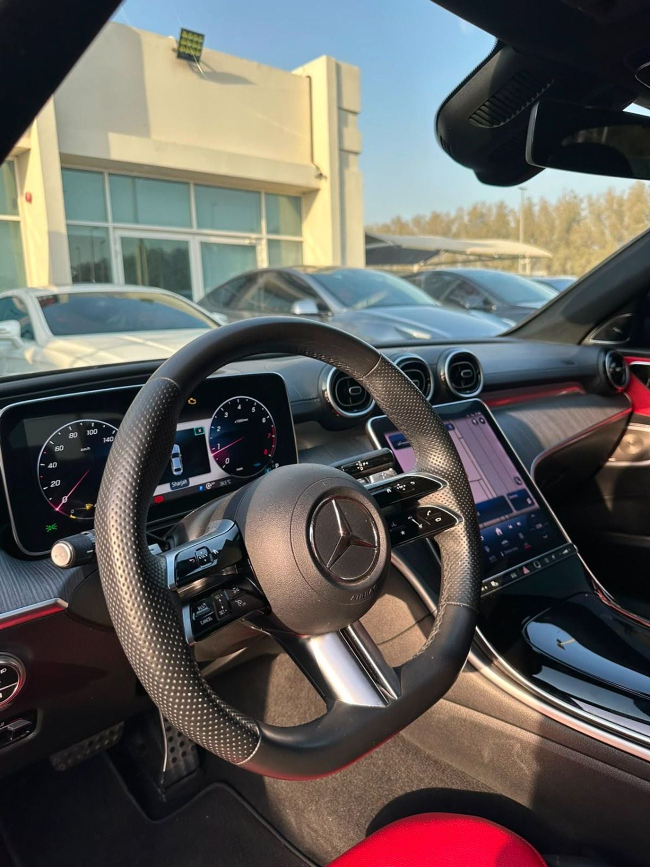 مرسيدس بنز C 200 PREMIUM مرسيدس بنز C200 خليجي 2024 فل ابشن بحالة ممتازه