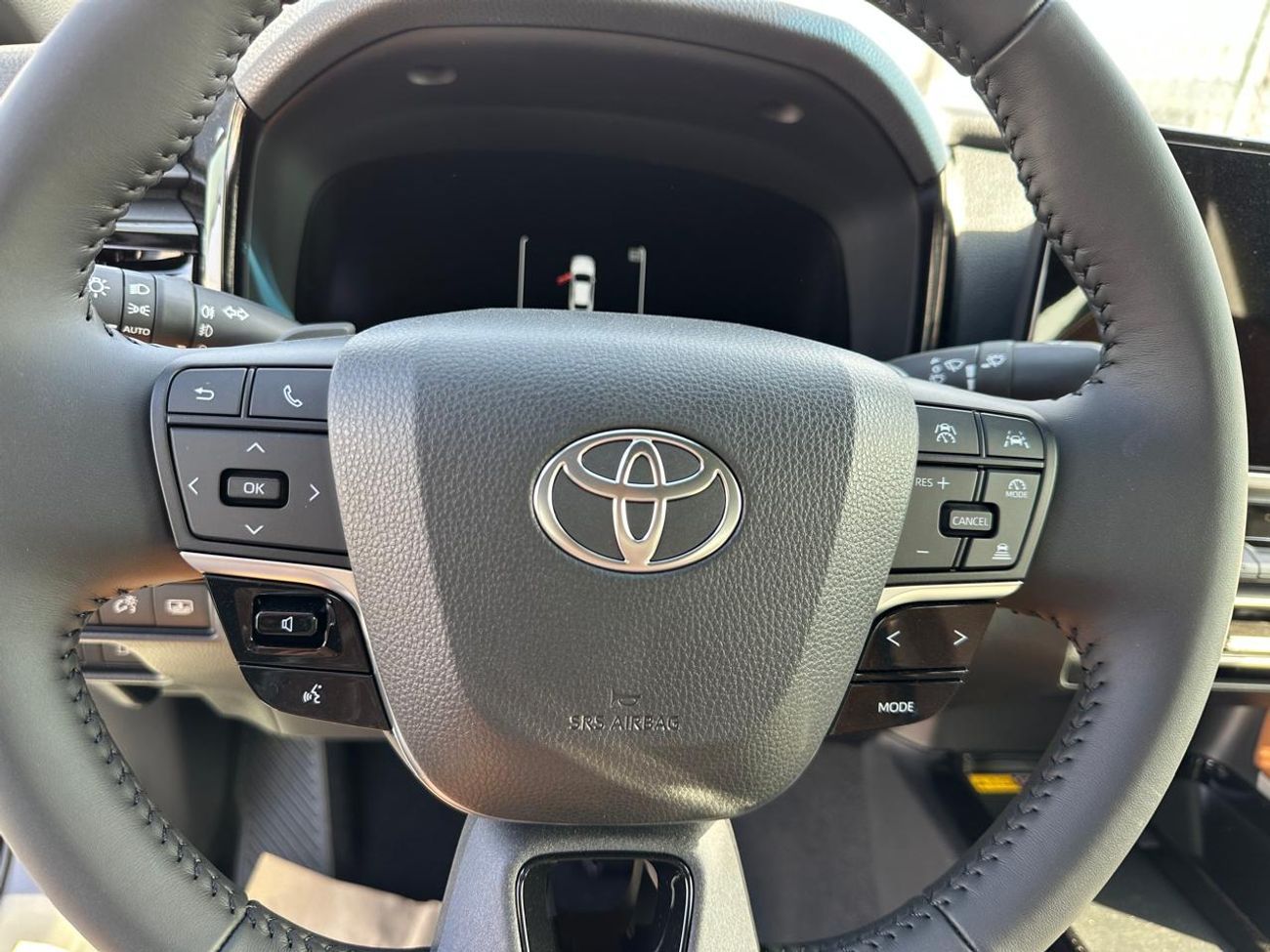Toyota Camry 2.5 GLE - PETROL - RADAR - JBL- ELECTRIC SEAT - MONITOR - MODEL 2026