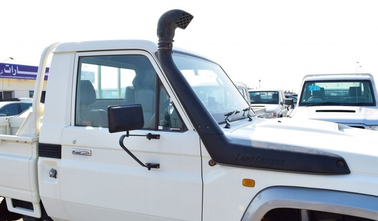 تويوتا لاند كروزر بيك آب LX V8 d