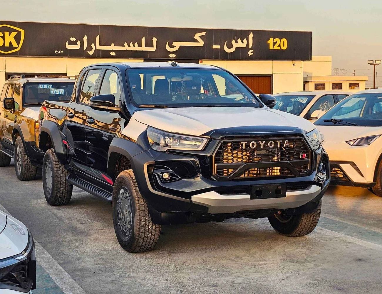 Toyota Hilux GR SPORT 4.0L PETROL GR SPORT || 4.0L PETROL V6 / OVER FENDER / 360*CAMERA / DRIVER PWR SEATS WITH LATHER (CODE# HGRPKW)