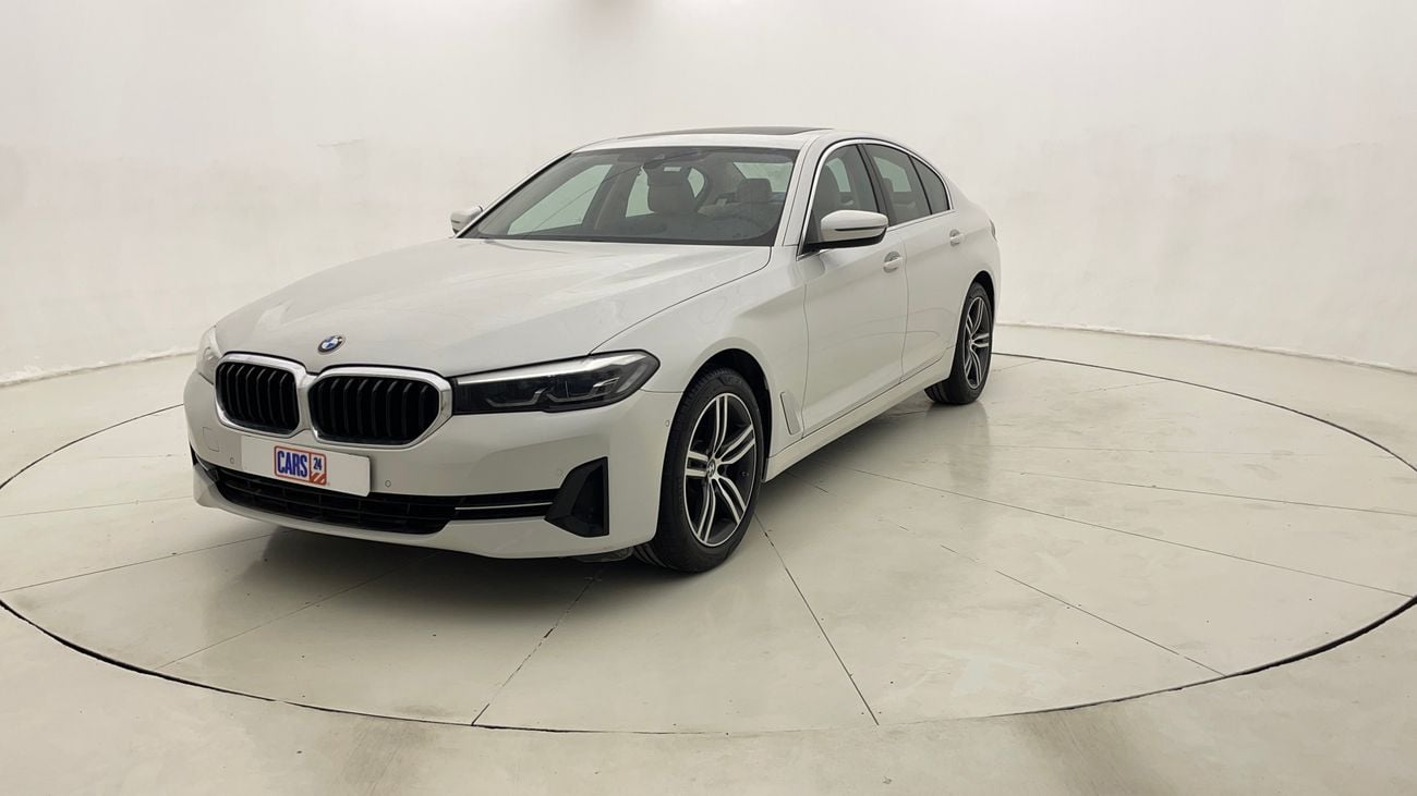 بي أم دبليو 520i JOY EDITION 2 | بدون دفعة مقدمة | اختبار القيادة في المنزل