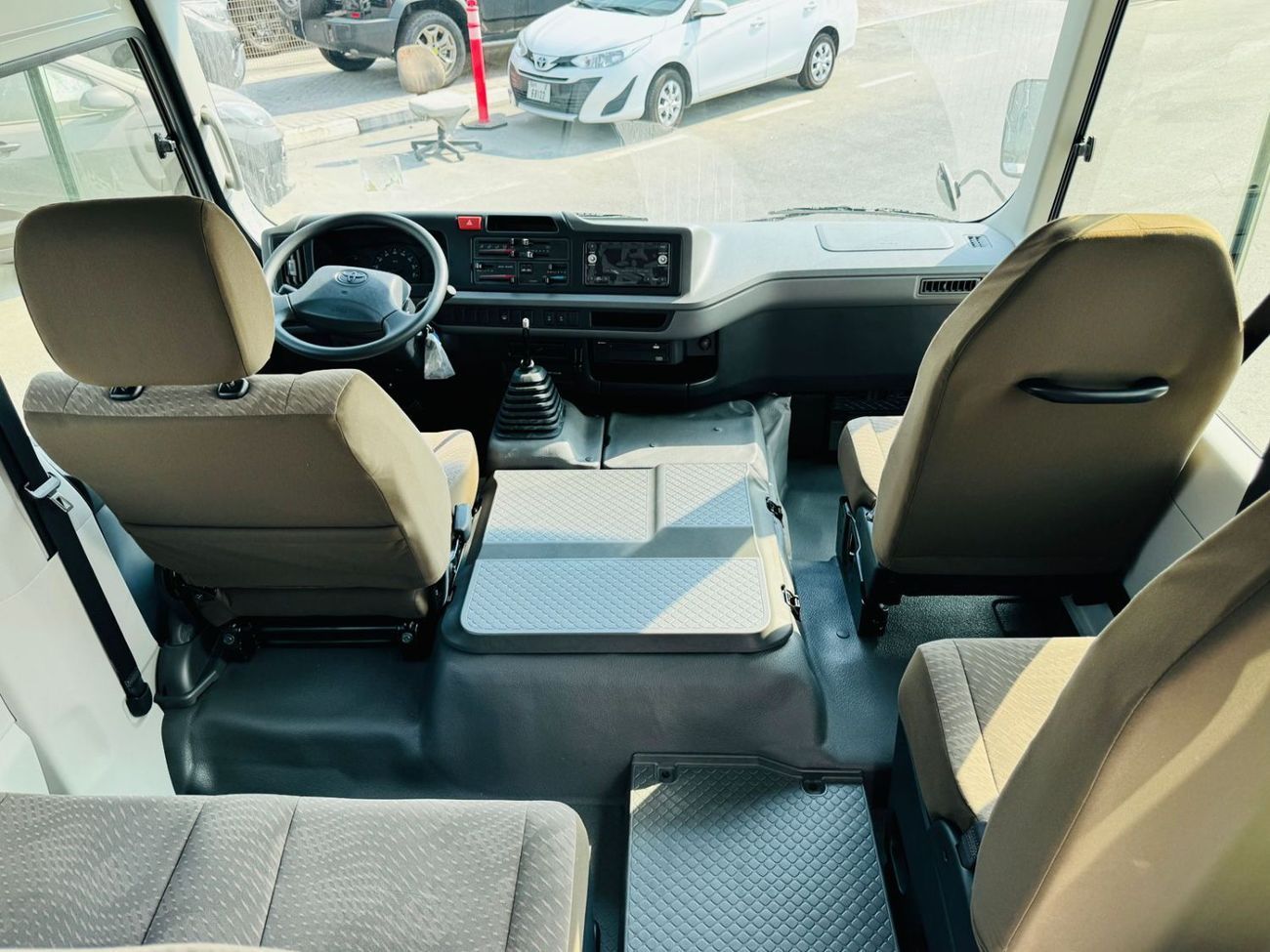 Toyota Coaster TOYOTA COASTER 2.7L PTR GCC 23 SEATS M/T B/O WHITE 2025
