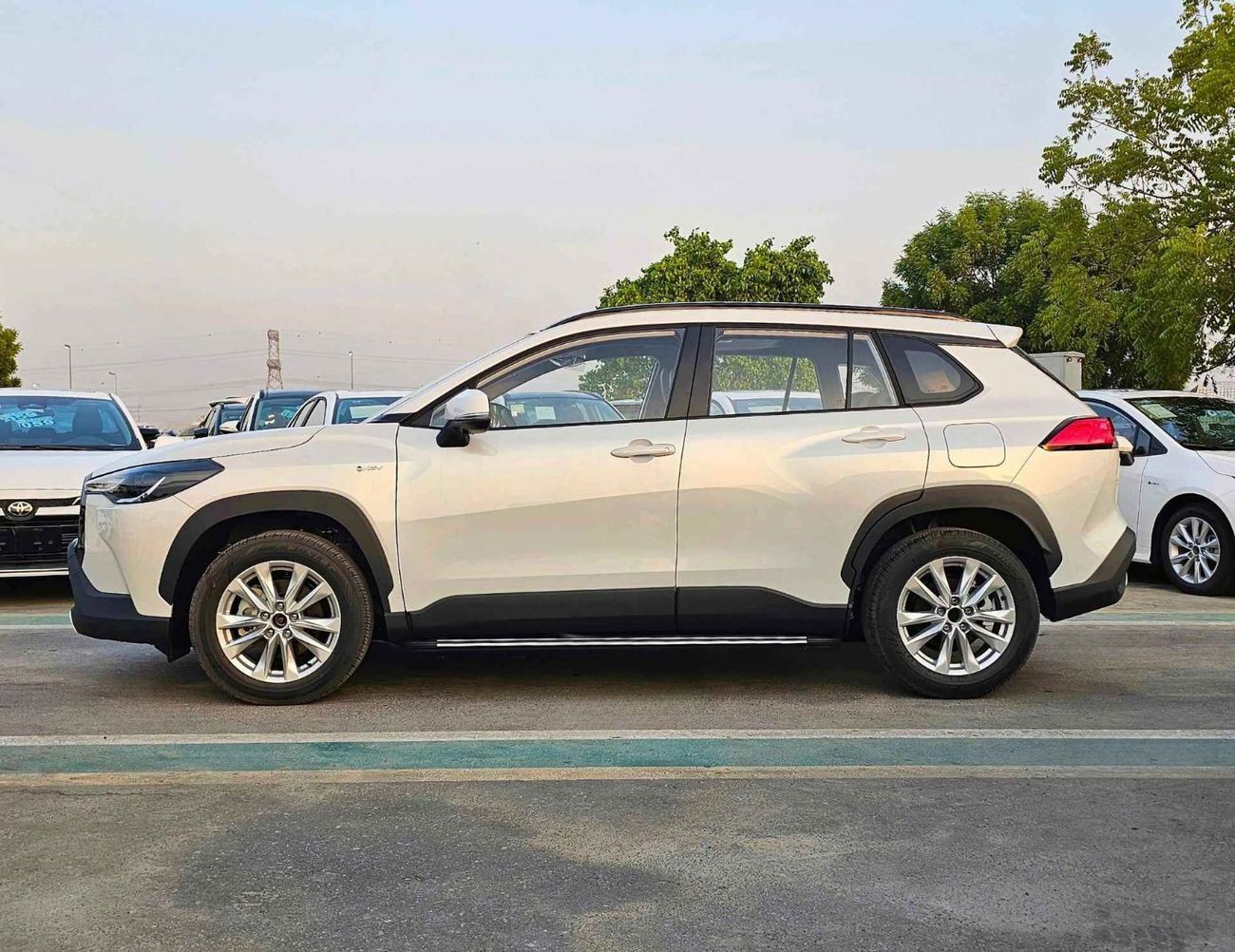 Toyota Corolla Cross ELITE HYBRID/ 2.0L V4 /FULL OPTION/ FRONT&REAR CAMERA, DRIVER POWER SEAT / CODE#CRCHCF