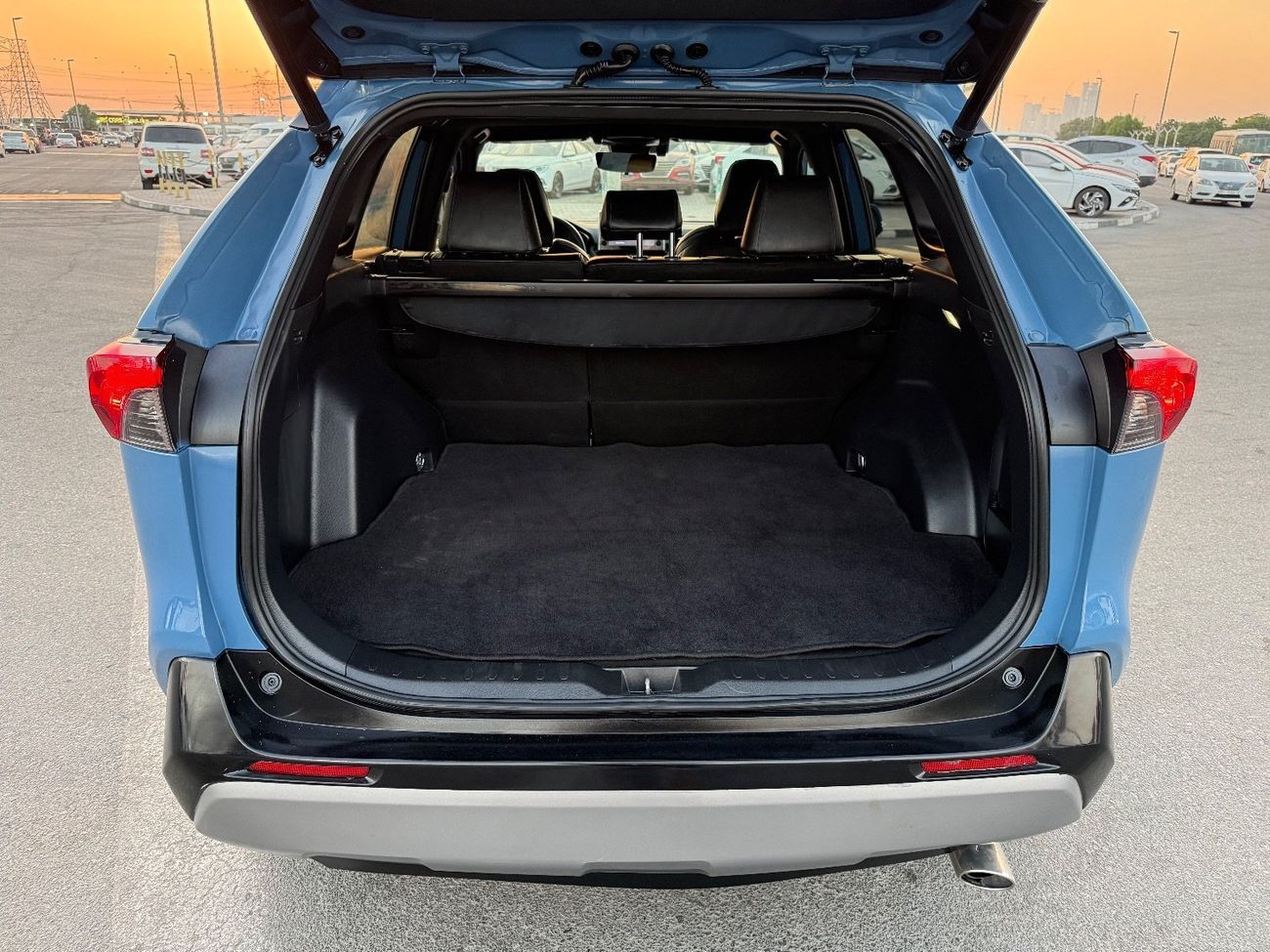 Toyota RAV4 XLE 2.5L 2022 TOYOTA RAV4 XLE HYBRID 4x4 FULL OPTIONS IMPORTED FROM USA