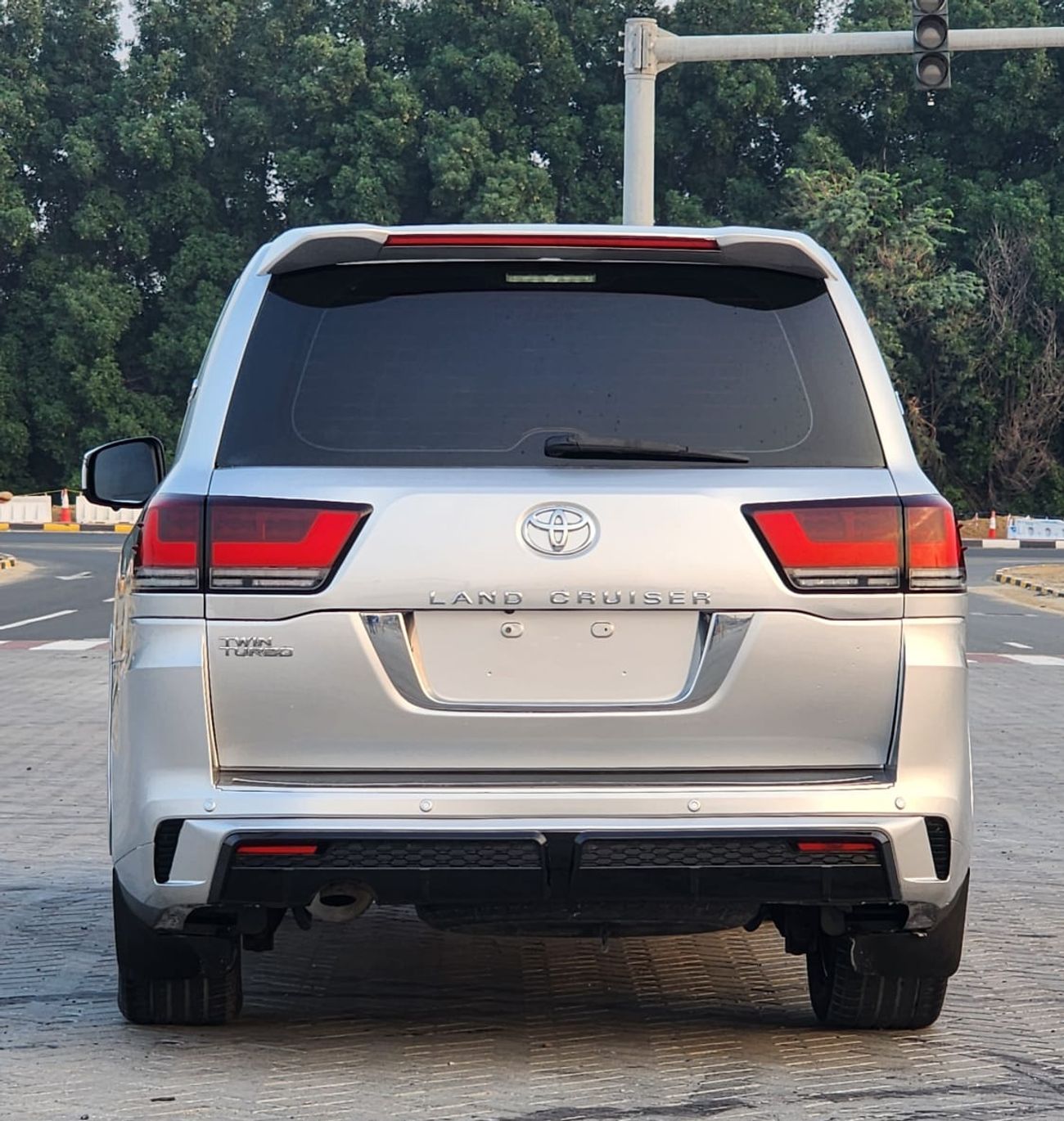 تويوتا لاند كروزر GX.R V6 upgrade 2024