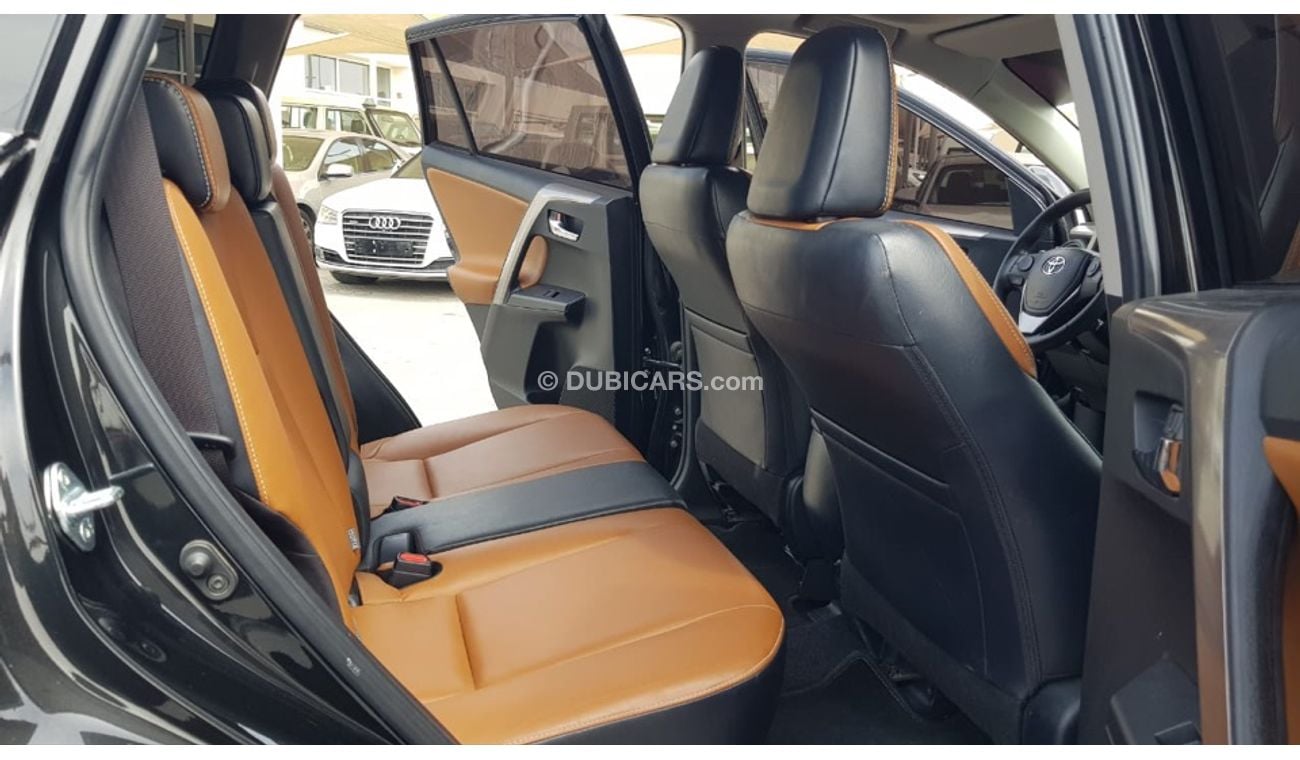 Toyota RAV4 Toyota Rav4 model 2018 GCC VXR car prefect condition full option sun roof leather seats back camera