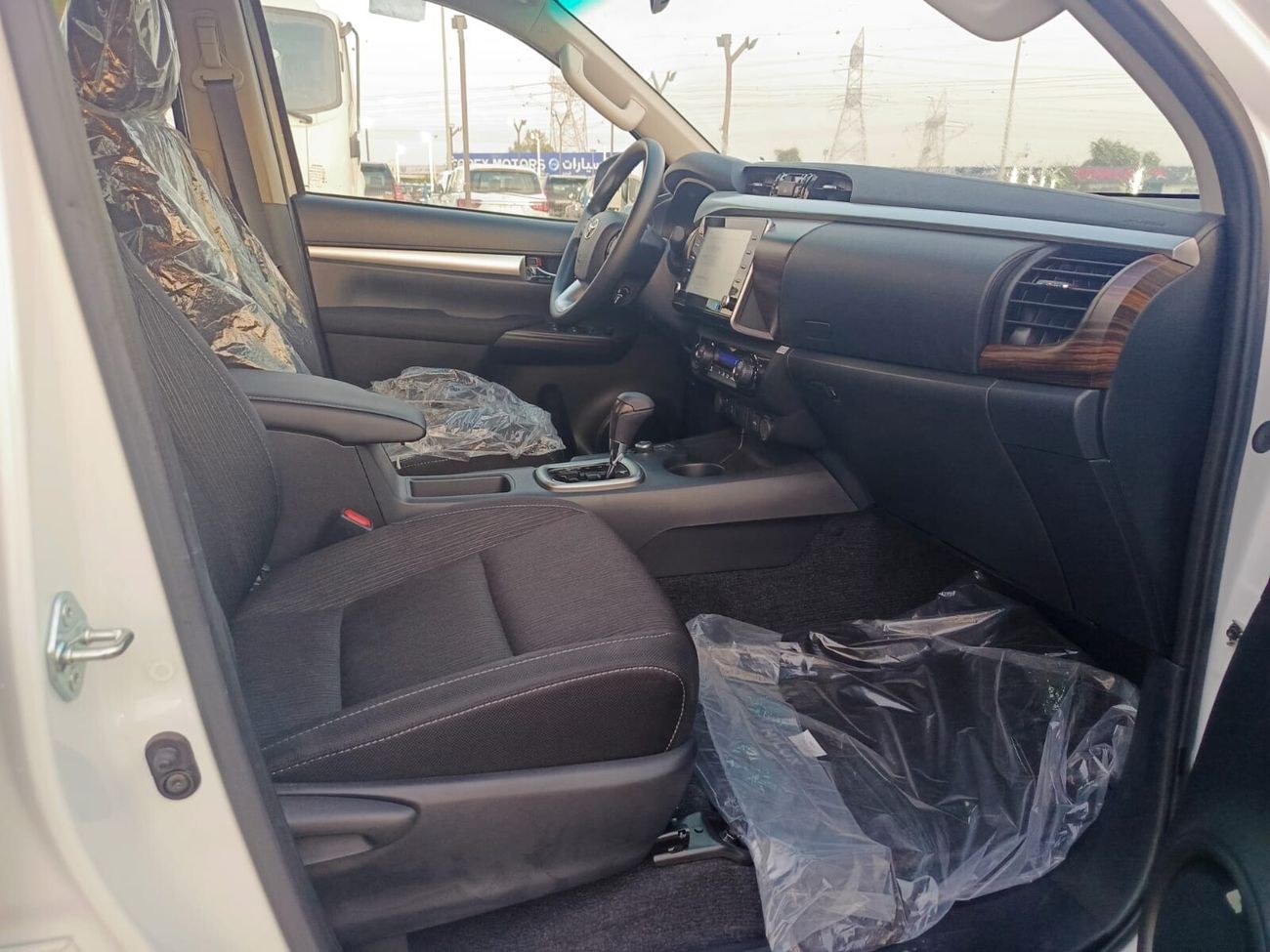 تويوتا هيلوكس Toyota Hilux 2.8L Diesel GLXS SR5, DC, AT, 4x4