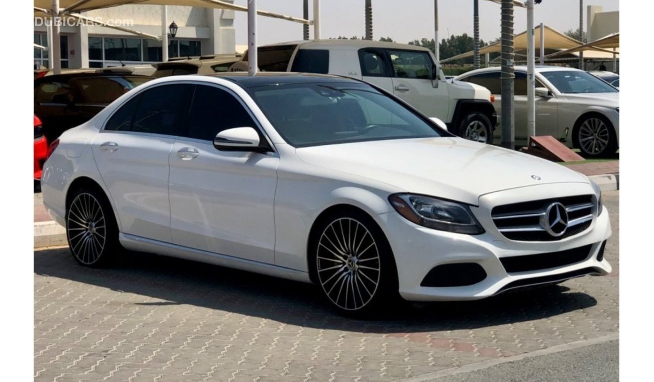 مرسيدس بنز C 300 لاكجري