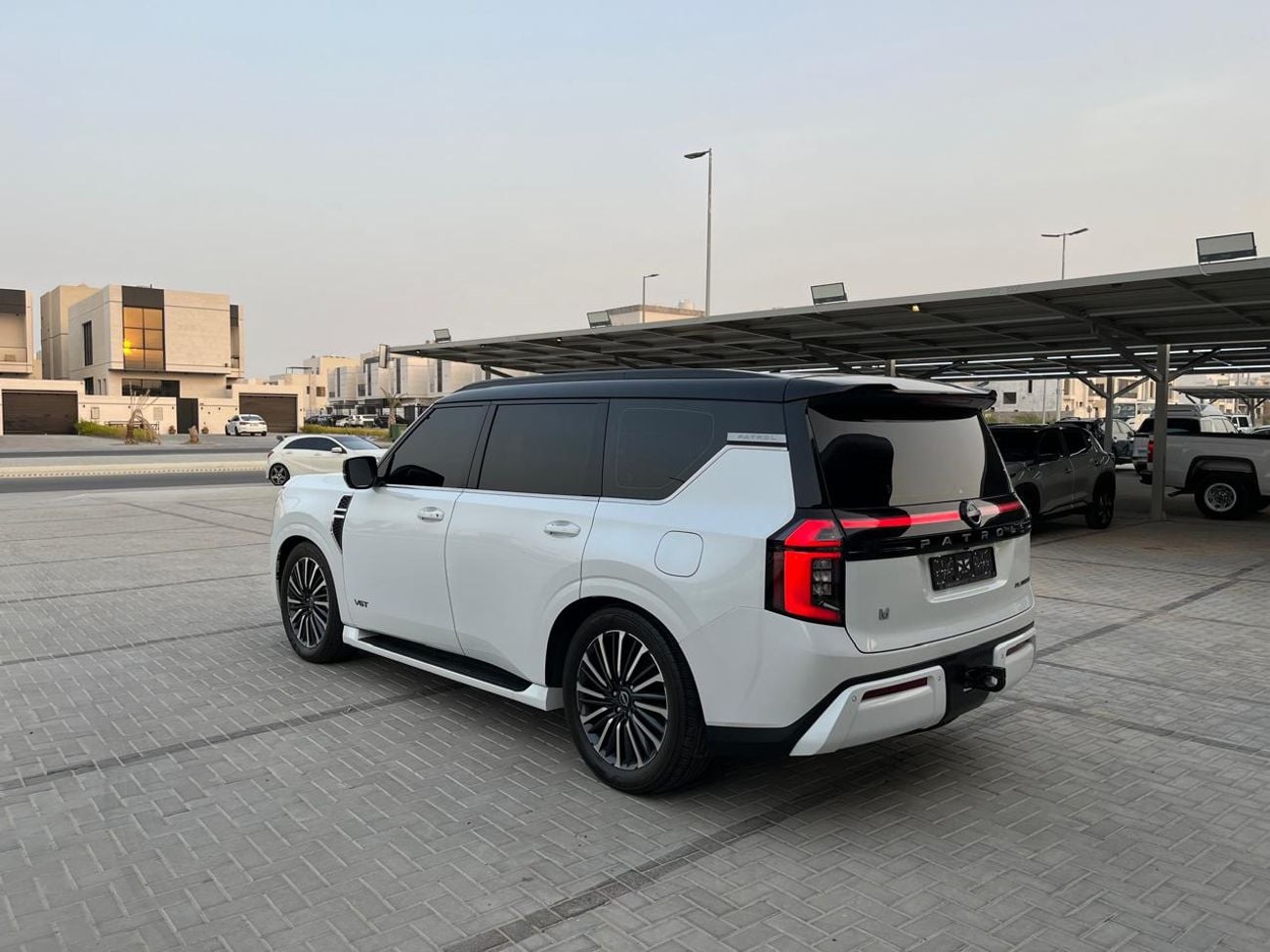 Nissan Patrol LE PLATINUM CITY TWIN-TURBO | CERTIFIED PRE-OWNED | AL MASOOD WARRANTY & SERVICE CONTRACT