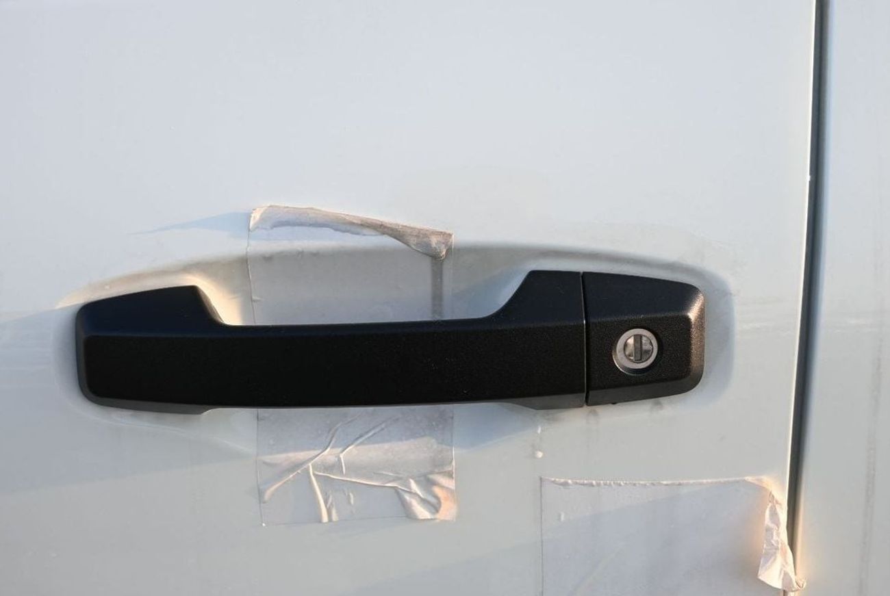 Mitsubishi L200 MITSUBISHI L200 4WD GL DC 2.4L 5MT PETROL WHITE (2025 MY)