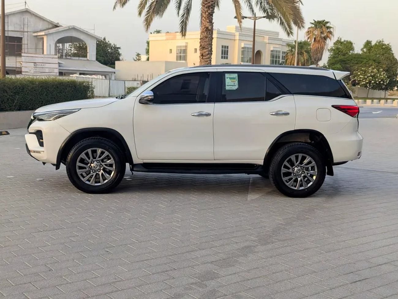 Toyota Fortuner DIESEL VXR Full Option V4 2.8L
