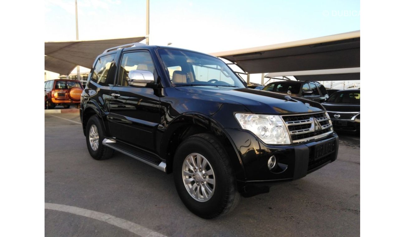 Mitsubishi Pajero Mitsubishi Pajero 2011 Coupe gcc for sall