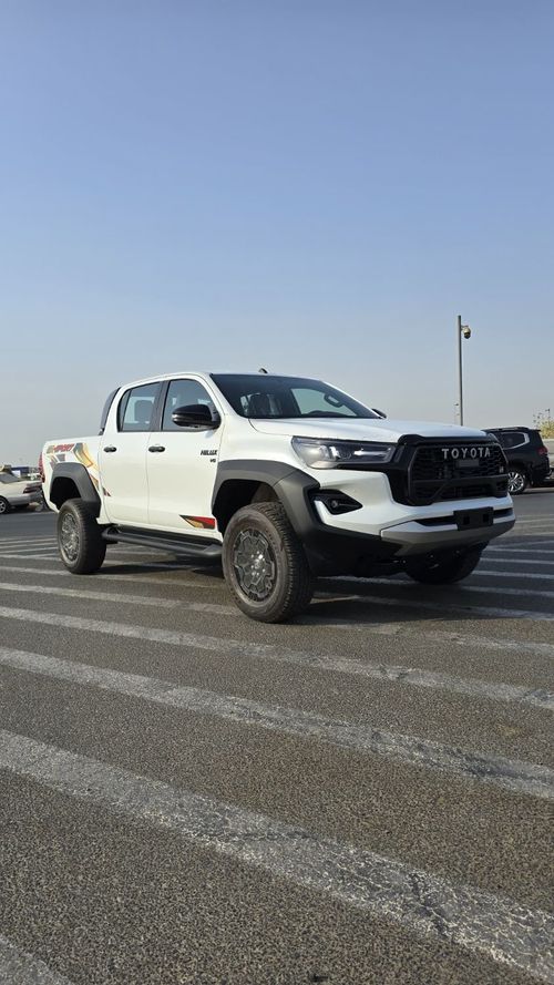 تويوتا هيلوكس GR Sport 4.0L
