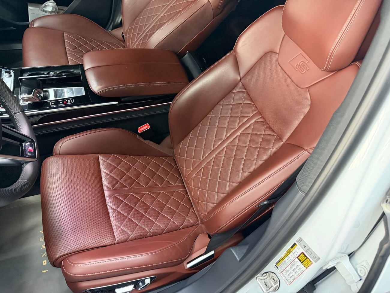 Audi S8 full option